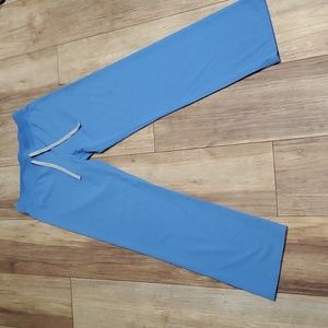 Figs Livingston yoga scrub pant (Small)